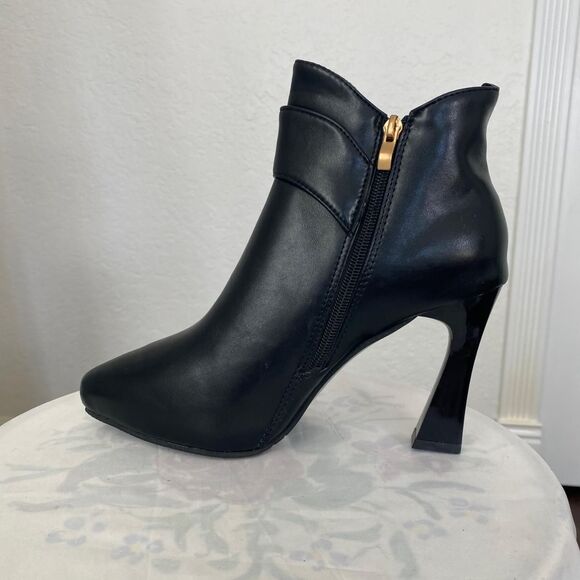 Officesiren NIB Buckled Black Faux Leather Stiletto Ankle Boots US 10.5 EU 41 - Picture 5 of 9